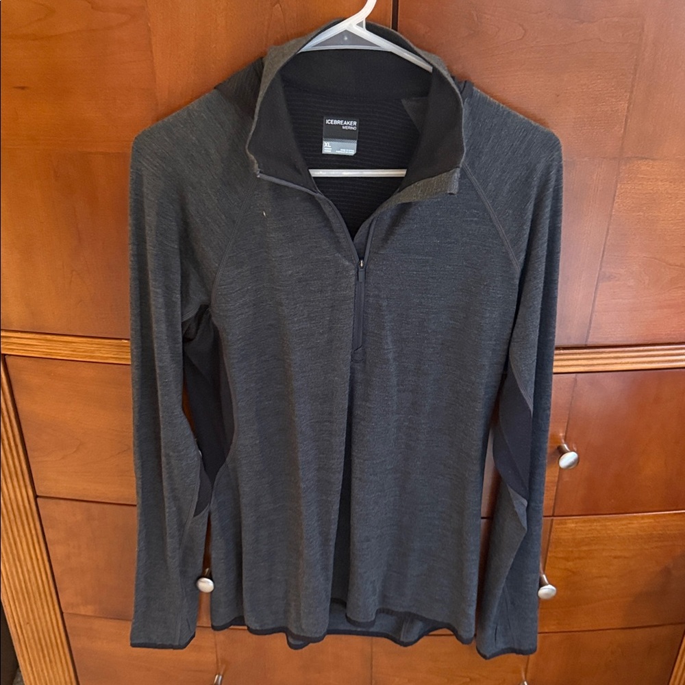 NWOT Icebreaker merino women’s Charcoal half Zip-Up Sweater size XL